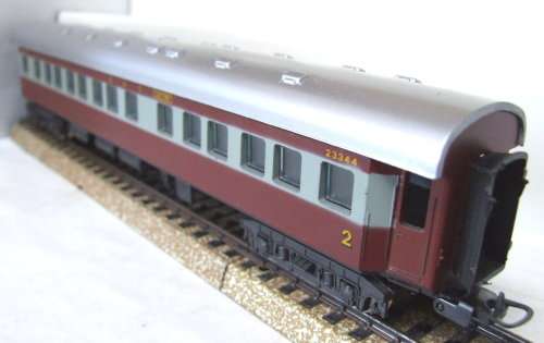 LIMA HO: SAR 2 Class Trans Karoo Passenger Coach in good, unboxed condition (Italy)