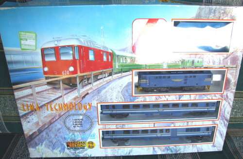 LIMA HO: RARE Vintage Electric Locomotive BLUE TRAIN Train Set in good boxed condition (Italy)