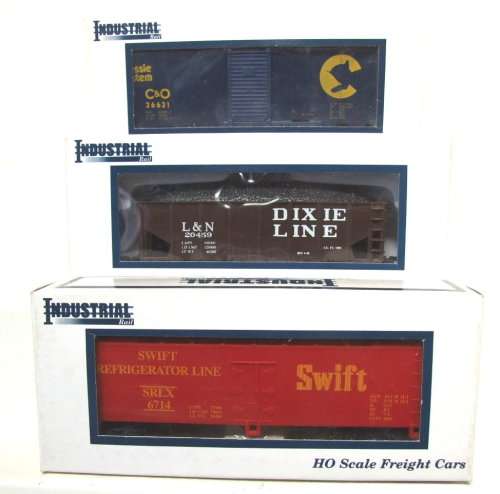 LIFE-LIKE HO: Set of 3 Detailed Freight Cars in Good boxed condition (HKong)