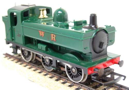 HORNBY OO: Vintage English Tank Locomotive in fair unboxed condition (England)