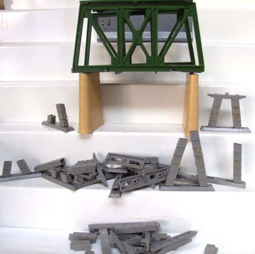 HORNBY OO: Incomplete Girder Bridge of plastic in SCRAP condition.(Brittan)