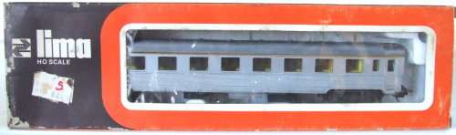 LIMA HO: European SNCF A9 Inox Passenger Coach in good used & boxed condition(Italy)