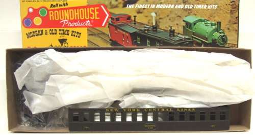 ROUNDHOUSE HO: 50ft NYC Over Land Sleeper Coach in New & boxed condition (USA)