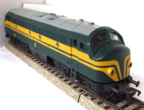 FLEISCHMANN OO: Vintage Green RENVE 202 016 Diesel Locomotive in good unboxed condition (W Germany)