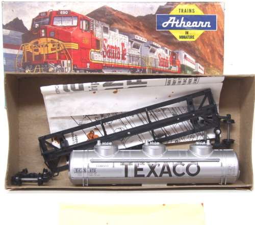 ATHEARN HO: 3 Dome TEXACO Tank Car in New Un-assembled & boxed condition (USA)