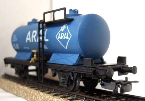 ELECTROTREN HO: Highly Detailed ARIAL Tanker Wagon in good un-boxed condition (Spain)