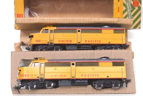FLEISCHMANN HO:Vintage Detailed UP SET Diesel  Locomotives in very good boxed condition (Germany)