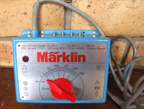 MARKLIN SUPPER POWER SUPPLY: 16/24V AC Power Supply/Controller in Like New un-boxed cond(Germany)
