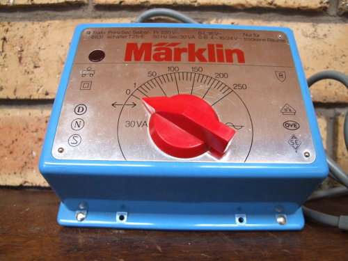 MARKLIN SUPPER POWER SUPPLY: 16/24V AC Power Supply/Controller in Like New un-boxed cond(Germany)