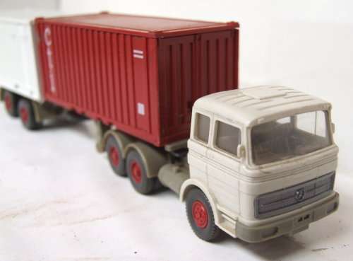 WIKING HO: Vintage Plastic Container Truck & Trailer with load in Good un-boxed condition(Germany)