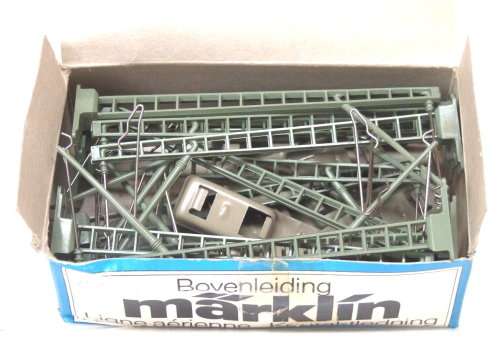 MARKLIN HO:  10 x 3-Rail AC Catenary System Masts in Like New boxed condition (Germany)