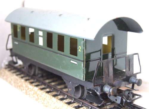 MARKLIN HO:  Vintage DB 2 Class Passenger Car in fair used, un-boxed condition (Germany)