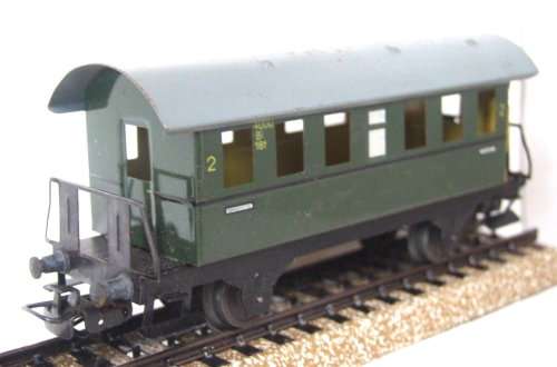 MARKLIN HO:  Vintage DB 2 Class Passenger Car in fair used, un-boxed condition (Germany)