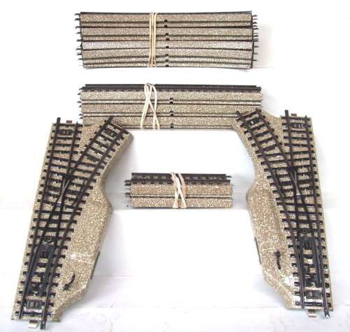 MARKLIN HO/OO: 19pc Vintage 3 Rail M-Track in Very Good un-boxed operational condition.(England)