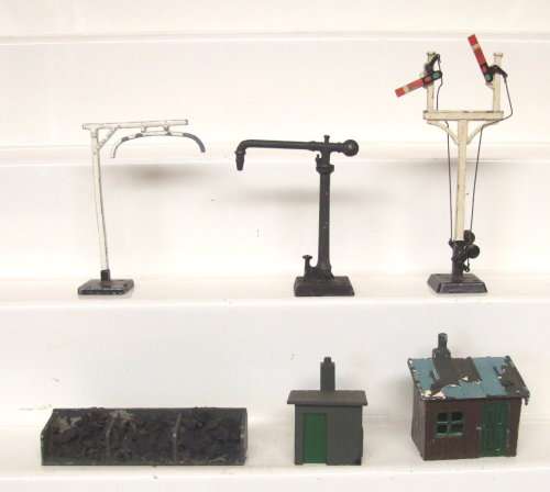 MARKLIN HO:  Track Side Scenery +Buildings in fair used condition.