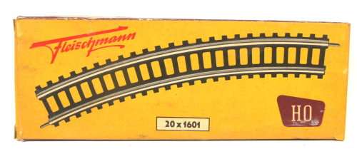 FLEISCHMANN HO: 18pc Hollow Tin Metal Track in very good boxed condition.(Germany)
