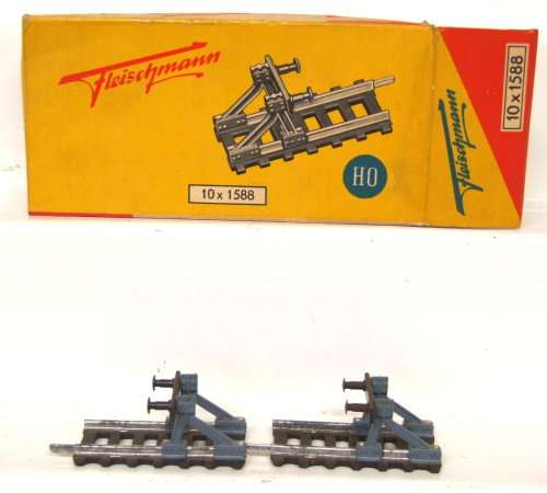 FLEISCHMANN HO: 2pc Tin Metal Track End Buffer Stops in good boxed condition.(Germany)