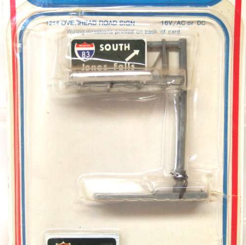 LIFE LIKE SCENERY HO:  On Auction is this Carded Scenery items in Good condition.(USA)