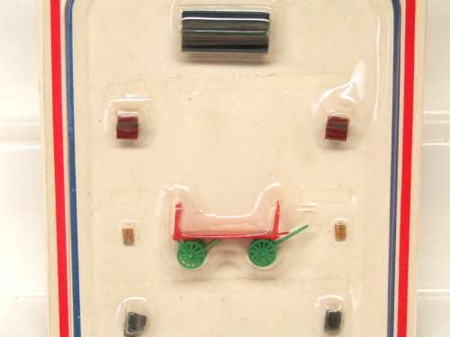 LIFE LIKE SCENERY HO:  On Auction is this Carded Scenery items in Good condition.(USA)