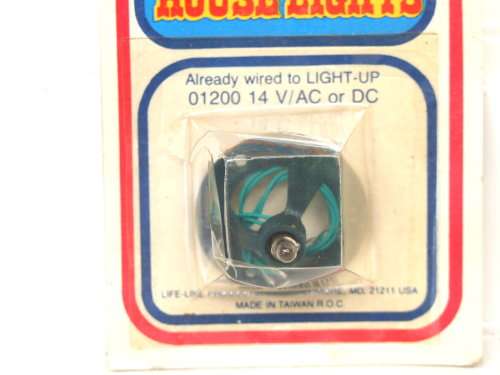 LIFE LIKE SCENERY HO: On Auction is this Carded Scenery item in Good condition.(USA)