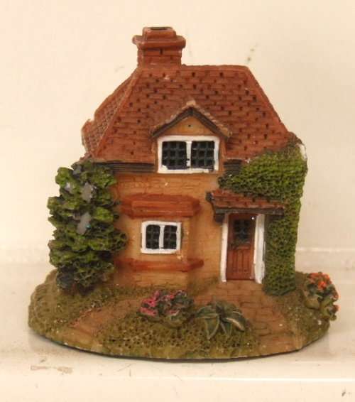N- SCALE SCENERY: Small European house in Good condition.