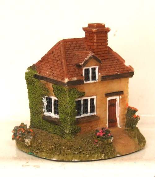 N- SCALE SCENERY: Small European house in Good condition.