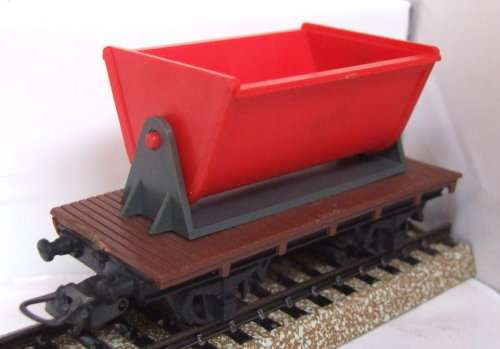 LIMA HO: Vintage Side Tipper Ore Wagon in Good unboxed condition (Italy)