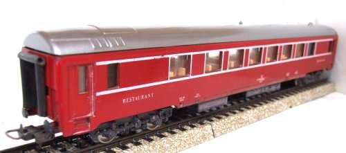 LIMA HO: Red Restaurant Coach in Good un-boxed condition (Italy)
