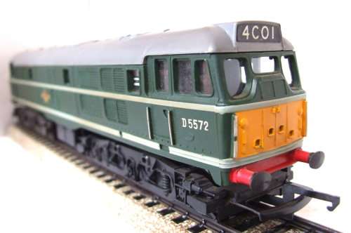 TRI-ANG OO: British Railways Diesel Locomotive in good un-boxed operating condition (England)