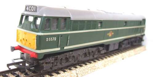 TRI-ANG OO: British Railways Diesel Locomotive in good un-boxed operating condition (England)
