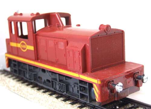 LIMA HO: SAR Brown Shunter Locomotive in fair un-boxed operating condition (Italy)