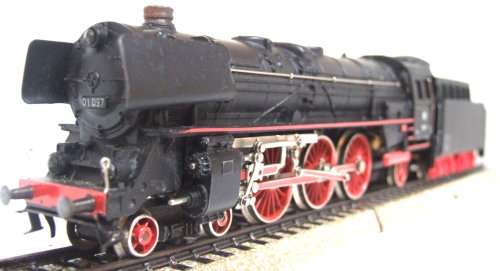MARKLIN HO: Vintage 3 Rail AC 4-6-2 DB Steam Locomotive(3048) in good un-boxed condition (W Germany)