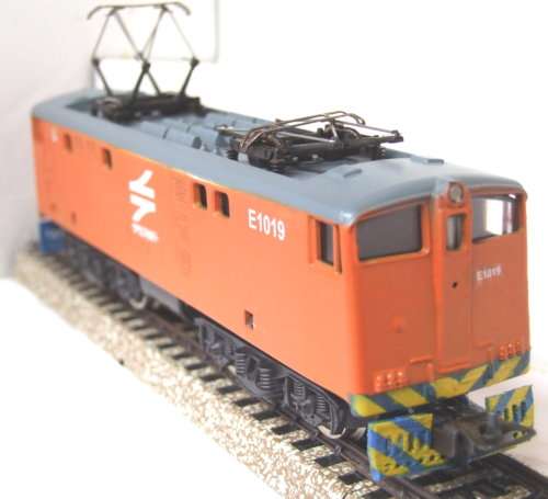 LIMA HO: SAR Class E-5 Elect Dummy Loco(Painted in Spoornet Livery) in fair unboxed condition(Italy)