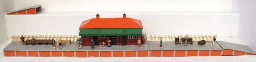 SCENERY HO: Country Station Platform with People in fair used re-painted unboxed condition