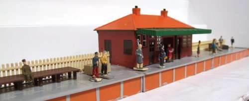 SCENERY HO: Country Station Platform with People in fair used re-painted unboxed condition
