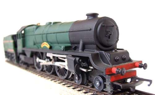 TRI-ANG OO: 4-6-2 Royal Steam Locomotive with Tender in fair unboxed condition(England)