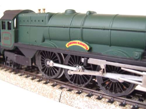 TRI-ANG OO: 4-6-2 Royal Steam Locomotive with Tender in fair unboxed condition(England)