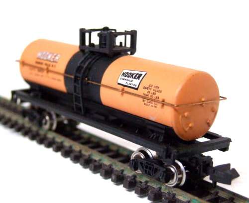 BACHMANN N:Detailed HOOKER Tanker Wagon in Good un-boxed condition (China)