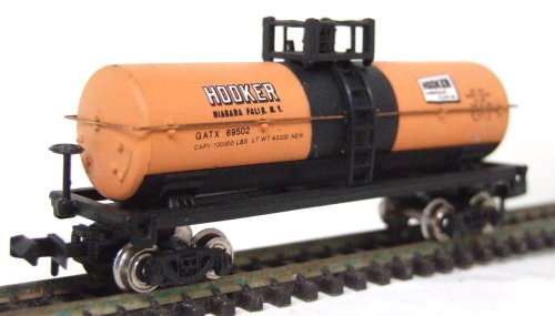 BACHMANN N:Detailed HOOKER Tanker Wagon in Good un-boxed condition (China)