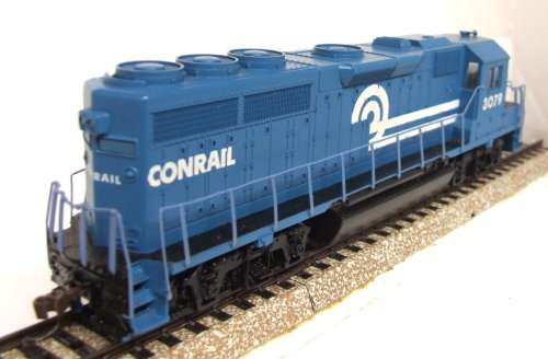 BACHMANN HO: Detailed EMD American GP Locomotive, DCC Fitted in very Good un-boxed condition (China)