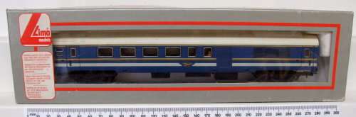 LIMA HO: Upmarket Blue Train Composite Coach with Chrome Windows in very good boxed condition(Italy)