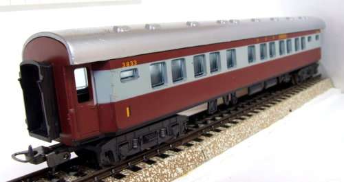 LIMA HO: SAR Johannesburg Trans Karoo 1st Class Coach in Good, un-boxed used condition (Italy)