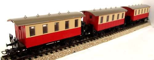 MARKLIN HO: Vintage 3-rail AC Pass Coaches in Trans-Europe livery, Good un-boxed condition (Germany)