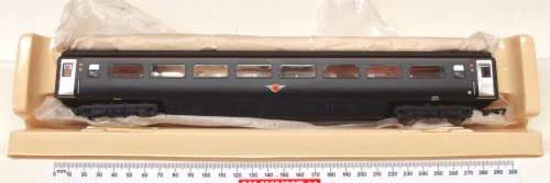 HORNBY OO: Detailed English Grand Central MK3 Passenger Coach R4330 in NEW boxed condition (China)