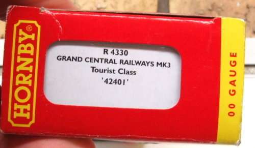 HORNBY OO: Detailed English Grand Central MK3 Passenger Coach R4330 in NEW boxed condition (China)