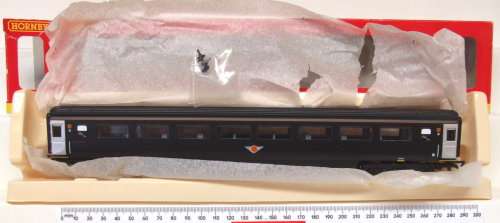 HORNBY OO: Detailed English Grand Central MK3 Passenger Coach R4330 in NEW boxed condition (China)