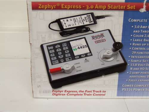 DIGITRAX DCC SYSTEM: ZEPHYER Express DCC Controller in Like New Operating boxed Condition(USA)