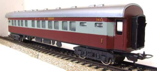 LIMA HO: SAR Johannesburg Trans Karoo 1st Class Coach in VERY Good, boxed condition (Italy)