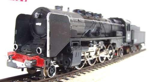 LIMA HO: SAR Lookalike  2-8-2  DB Steam Locomotive + Tender in good boxed, used condition (Italy)