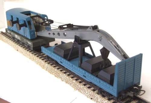 LIMA HO: SNCF Recovery Crane with Support Car in Very Good Complete, unboxed condition (Germany)